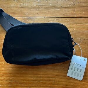 Lululemon mini belt bag black new with tags